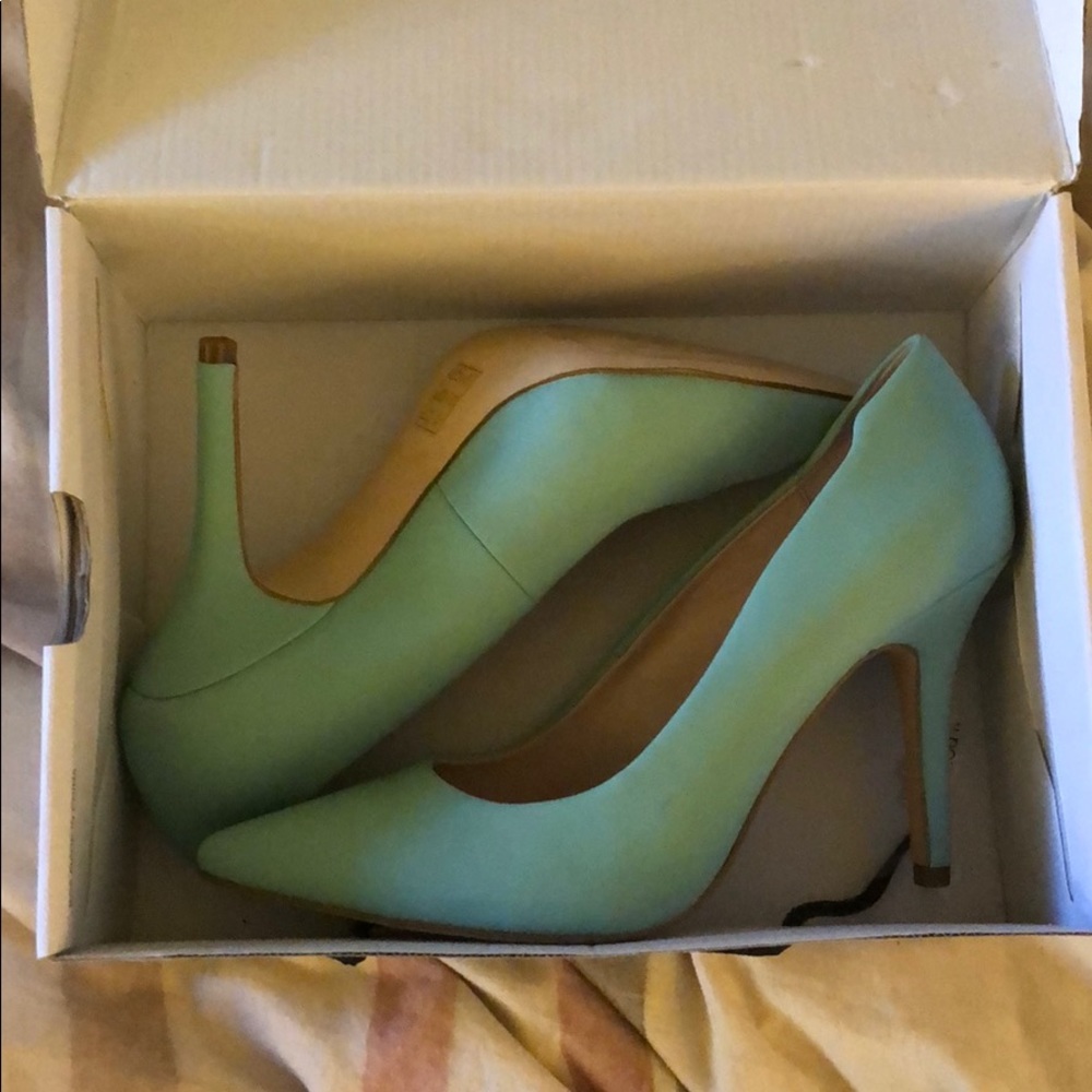Size 8 Aldo light blue/green heels!